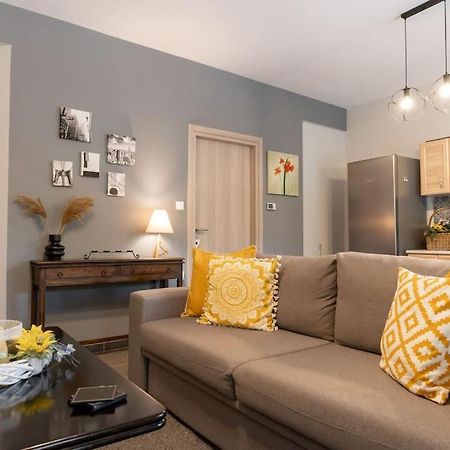 Elenis Cozy Apartment Larissa Exterior photo